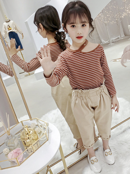 Moderan dječji komplet za djevojčice od prugaste bluze i hlača