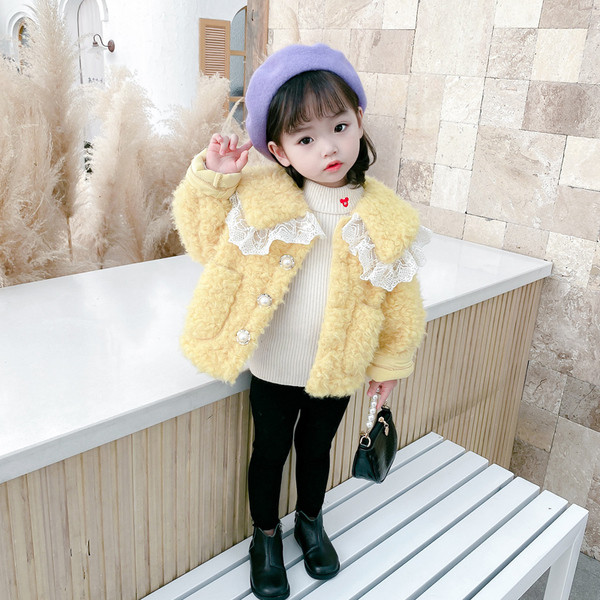 Laste pitsiga sulemantel tüdrukutele