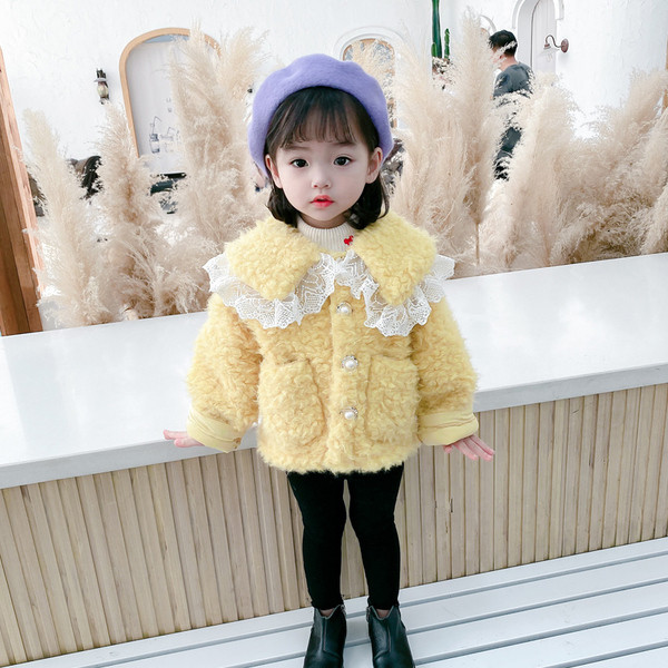 Laste pitsiga sulemantel tüdrukutele