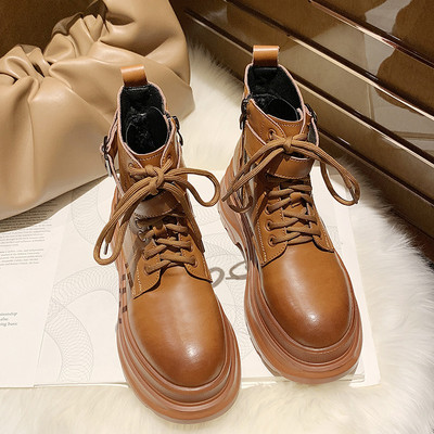 Naiste vabaaja saapad kõrge tallaga ökonahast paeltega