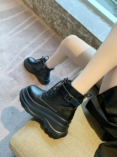 Naiste vabaaja saapad kõrge tallaga ökonahast paeltega