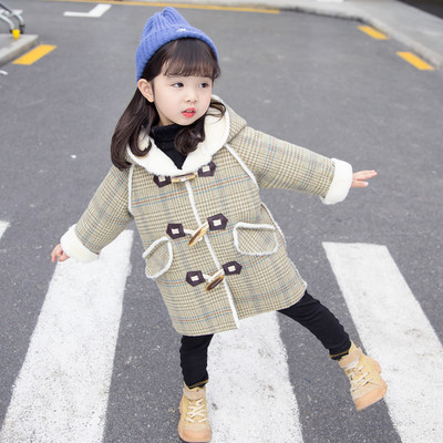 Pehme voodri ja kapuutsiga ruuduline lastemantel tüdrukutele