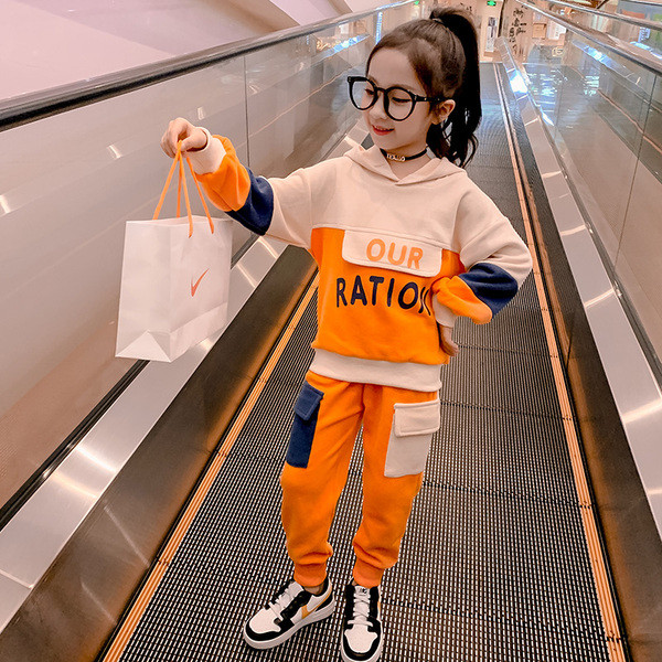 Καθημερινά παιδικά σετ για κορίτσια από μπλούζα και παντελόνι