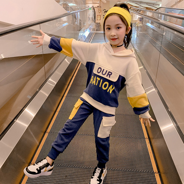 Καθημερινά παιδικά σετ για κορίτσια από μπλούζα και παντελόνι