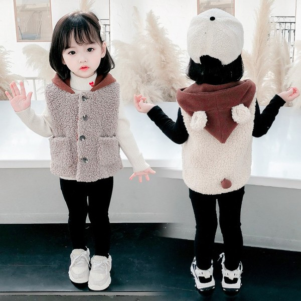 Igapäevane laste sulevest nööpide ja kapuutsiga beež