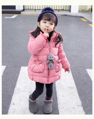 Kolmnurkse kapuutsi ja taskutega talvine lastejope tüdrukutele