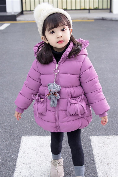 Kolmnurkse kapuutsi ja taskutega talvine lastejope tüdrukutele