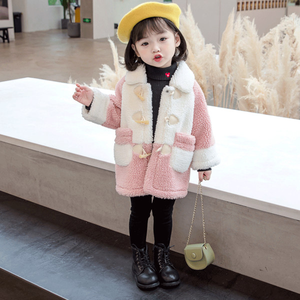 Moderna dječja perjanica s gumbima i džepovima