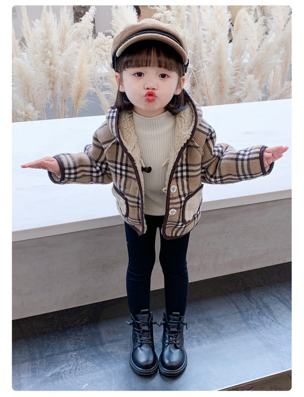 Καθημερινό παιδικό μπουφάν με κουκούλα και κουμπιά κατάλληλα για κορίτσια