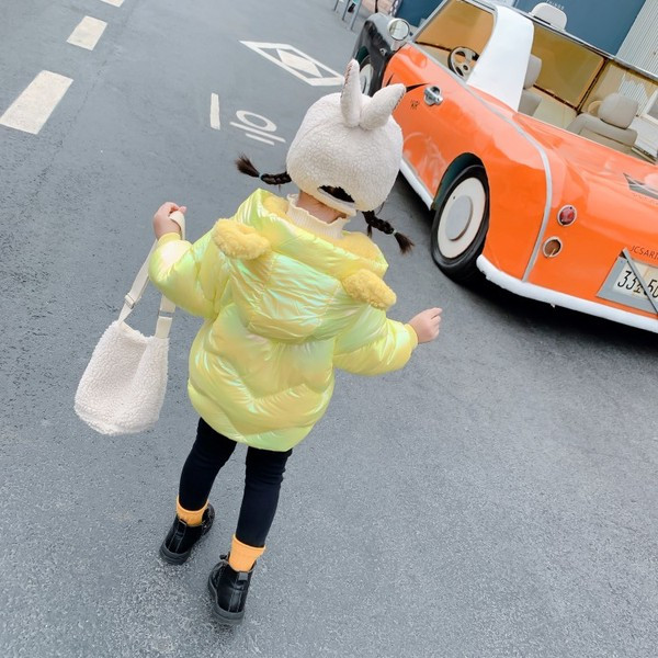 Zimska dječja jakna s kapuljačom i 3D elementima za djevojčice