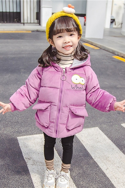 Talvine laste jope tüdrukutele, mille kapuutsil on aplikatsioonid ja 3D elemendid