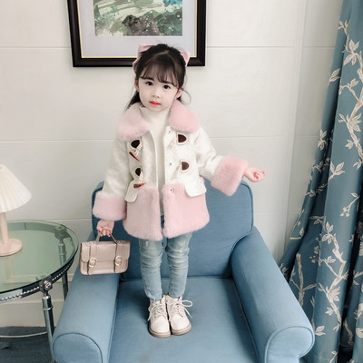 Uue mudeli nööpide ja ümara kaelusega lastemantel