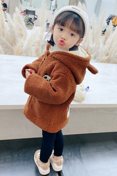 Tüdrukutele sobiv lukuga ja taskutega laste sulejope