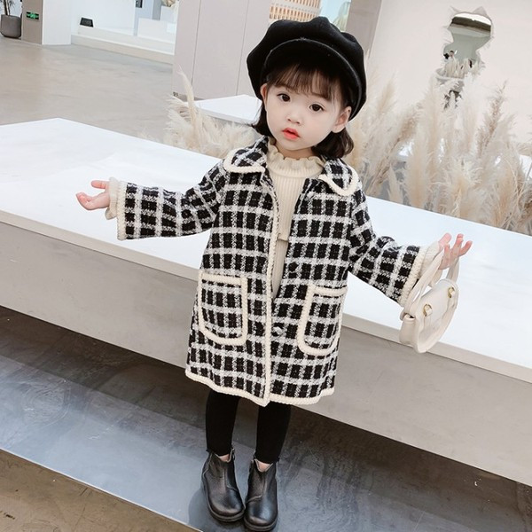 Laste pikk ruuduline mantel nööpide ja taskutega