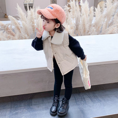 Pehme voodri ja nööpidega igapäevane lastevest