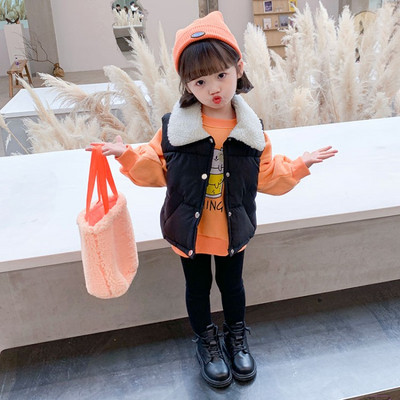 Pehme voodri ja nööpidega igapäevane lastevest