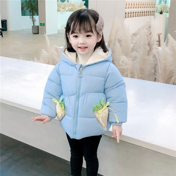 Tüdrukutele sobiv taskute ja salliga igapäevane laste talvejope