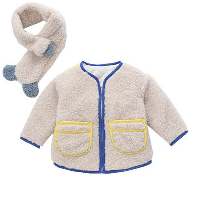 Χνουδωτό  μπουφάν για κορίτσια με τσέπες σε λευκό χρώμα