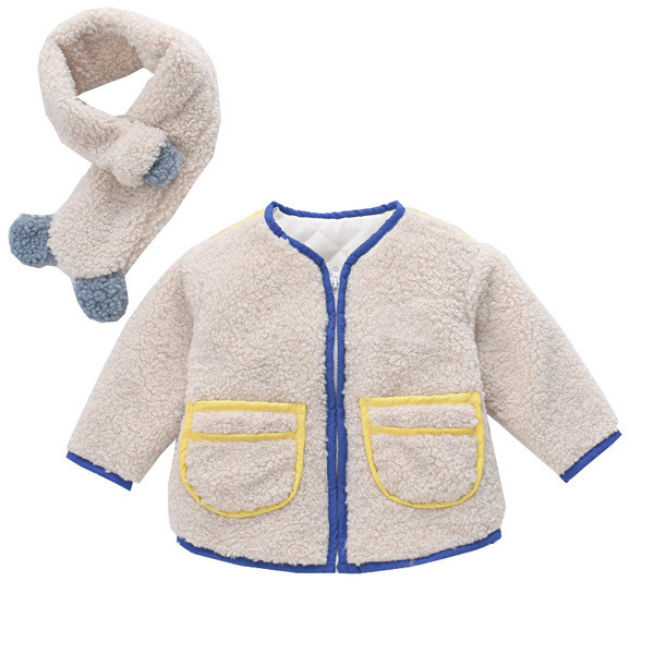 Χνουδωτό  μπουφάν για κορίτσια με τσέπες σε λευκό χρώμα