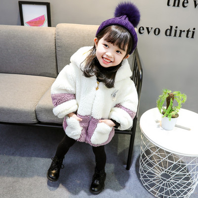 Uus mudel kapuutsiga ja taskutega lastemantel