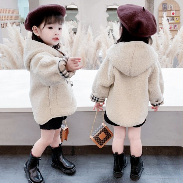 Beeži värvi kapuutsiga ja nööpidega laste sulejope