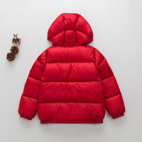 Kapuutsi ja embleemiga laste jope tüdrukutele ja poistele