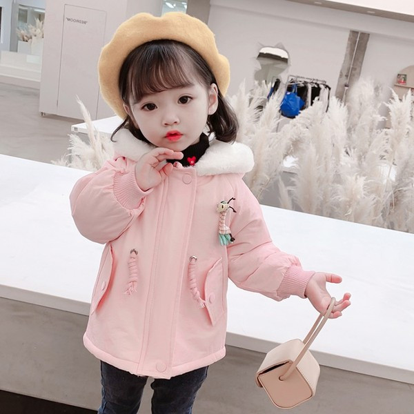 Tüdrukule sobiv vabaaja kapuutsiga ja udusulgedega laste jope