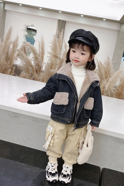 Dječja traper jakna za djevojčice s mekom postavom u crnoj boji