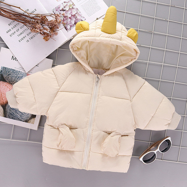 Laste jope tüdrukutele ja poistele, mille kapuutsil on 3D element