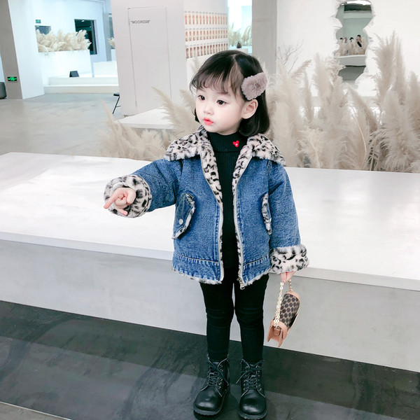 Uut mudelit sule ja lukuga teksalaste jope tüdrukutele