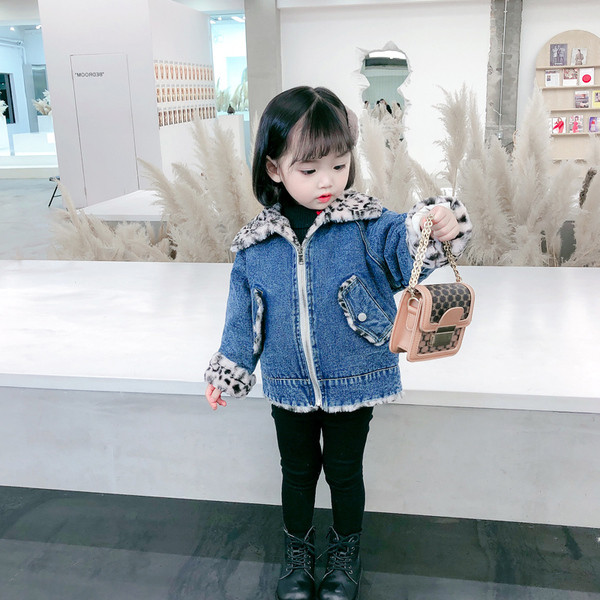 Uut mudelit sule ja lukuga teksalaste jope tüdrukutele