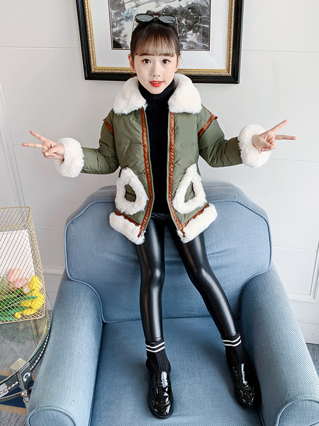 Χειμερινό παιδικό μπουφάν με γιακά και τσέπες