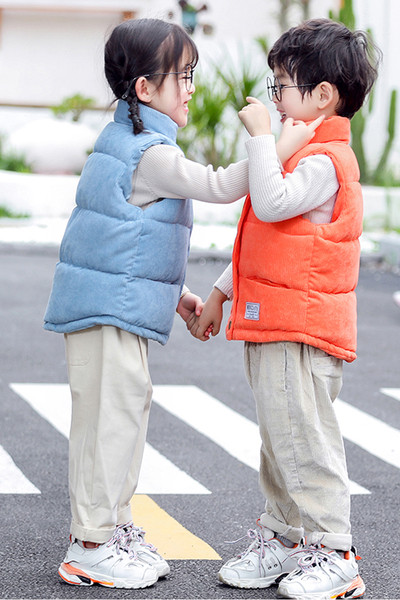 Παιδικό γιλέκο για κορίτσια και αγόρια με κουμπιά και τσέπες