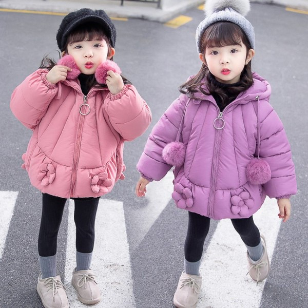 Tüdrukutele sobiv igapäevane lukuga ja udusulgedega laste jope