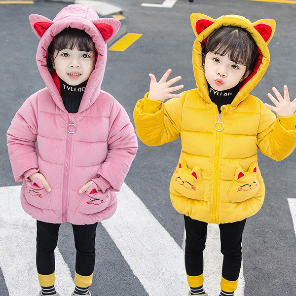 Aplikatsiooni ja kapuutsiga laste talvejope tüdrukutele