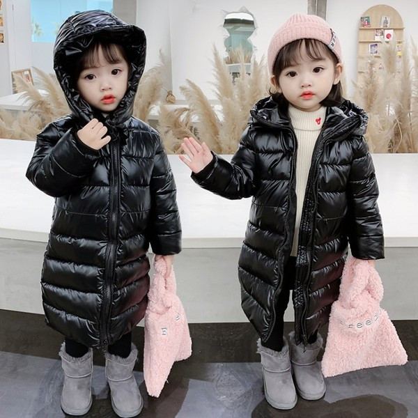 Μακρύ παιδικό μαύρο μπουφάν με φερμουάρ και κουκούλα για κορίτσια