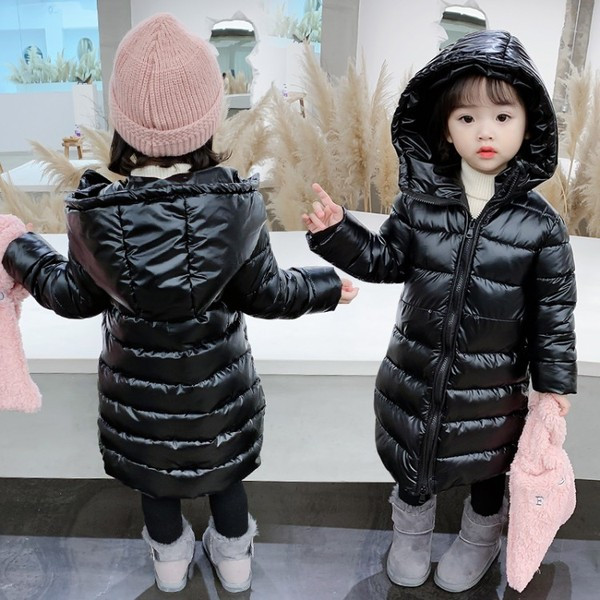 Μακρύ παιδικό μαύρο μπουφάν με φερμουάρ και κουκούλα για κορίτσια