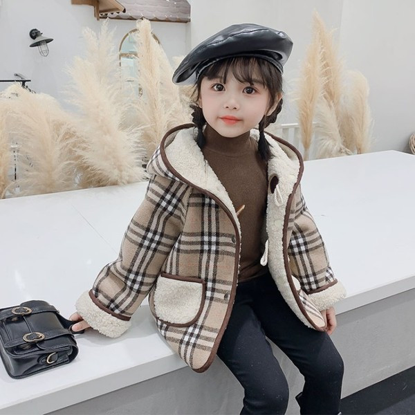 Kapuutsiga ja nööpidega laste sulejope tüdrukutele