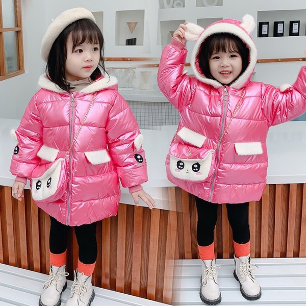 3D-elementide ja kapuutsiga talvine lastejope tüdrukutele