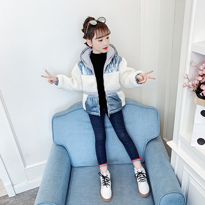 Kapuutsiga ja udusulega laste talvejope