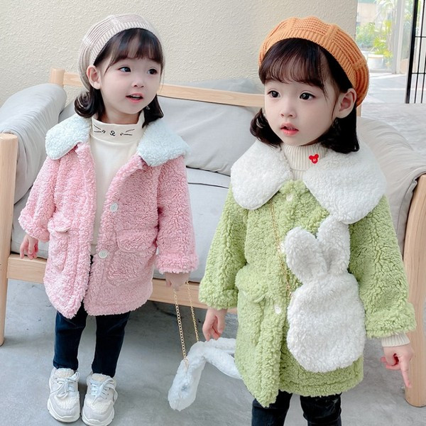 Igapäevane taskute ja nööpidega laste sulejope