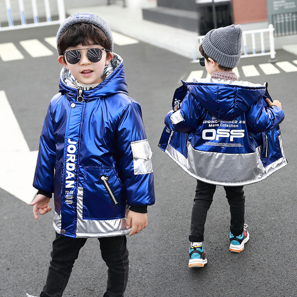 Dječja jakna za dječake s kapuljačom u plavoj boji