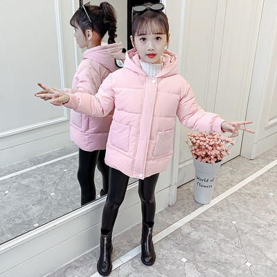 Novi model dječje jakne sa 3D elementom na leđima i kapuljačom