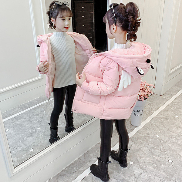 Novi model dječje jakne sa 3D elementom na leđima i kapuljačom