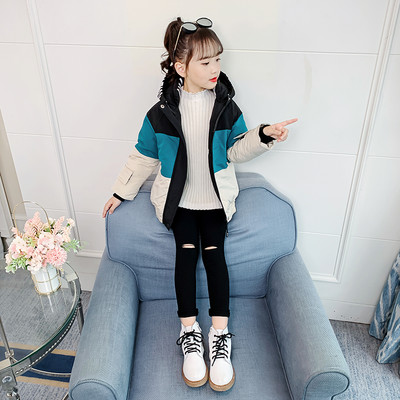 Laste sügis-talvine jope, mille kapuutsil on kiri