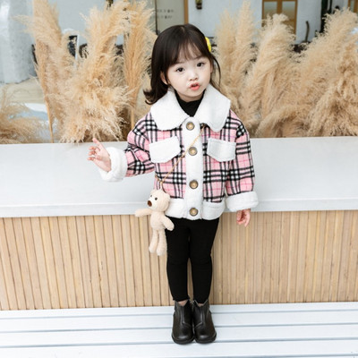 Ruuduline nööpide ja 3D elemendiga lastejakk tüdrukutele