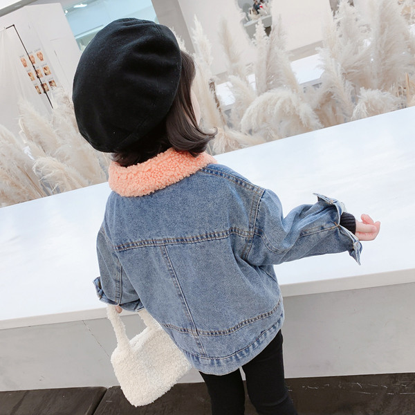 Praegune pehme voodri ja värviliste taskutega laste teksajakk tüdrukutele