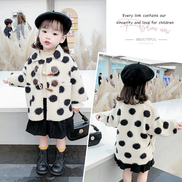 Valgete täppidega udusulgedega lastemantel tüdrukutele