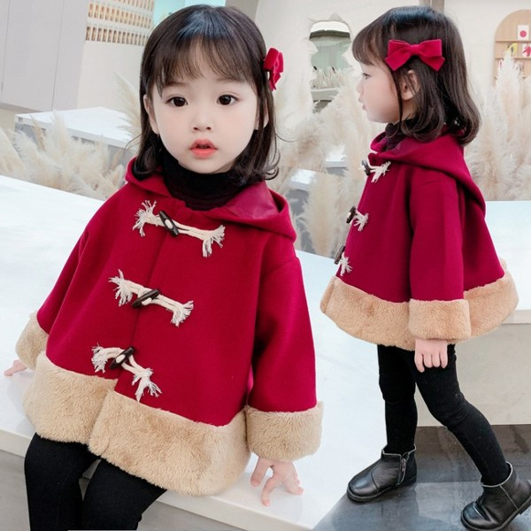 Moodne kapuutsi ja nööpidega laste jope