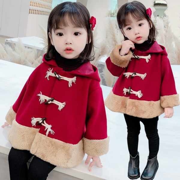 Moodne kapuutsi ja nööpidega laste jope